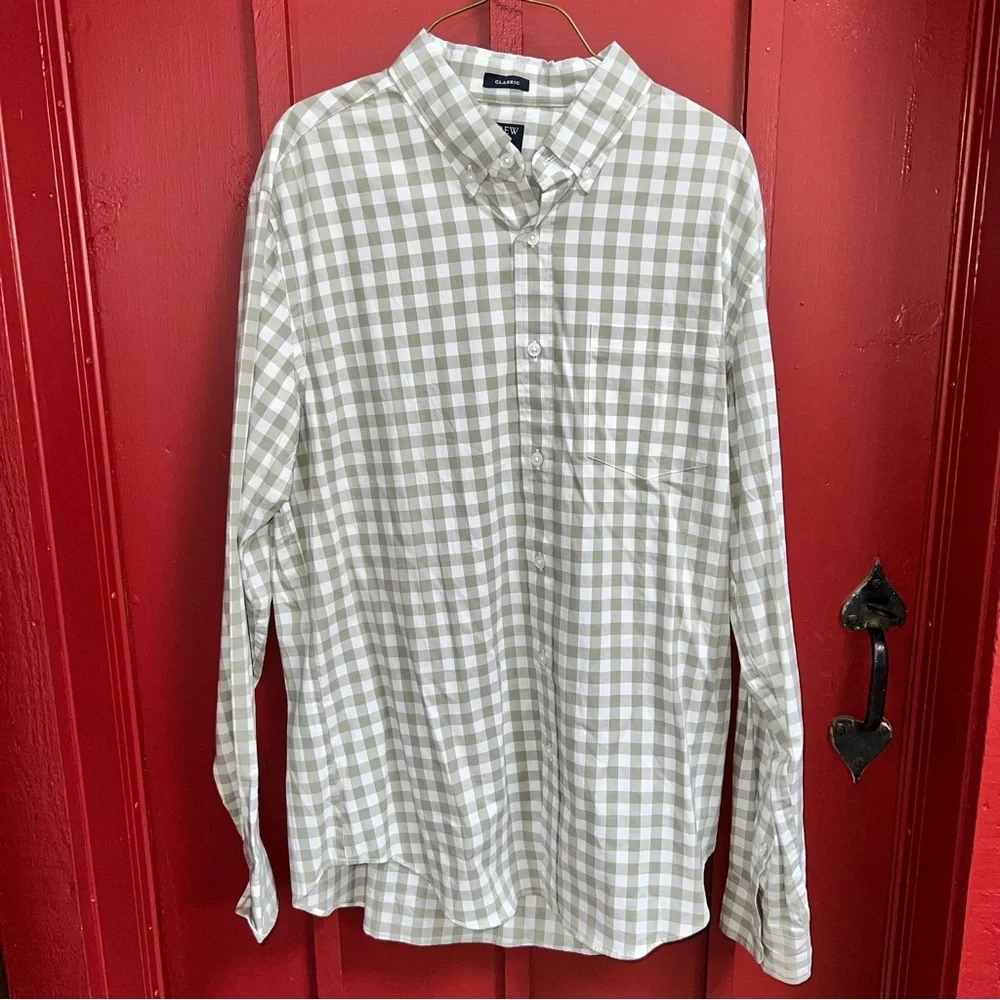 J.Crew Classic Dress Shirt! Like new! Size M